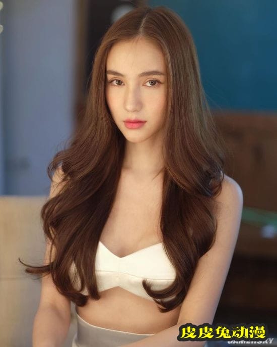 曾经泰国征兵现场的最美变性人 已经蜕变成性感模特