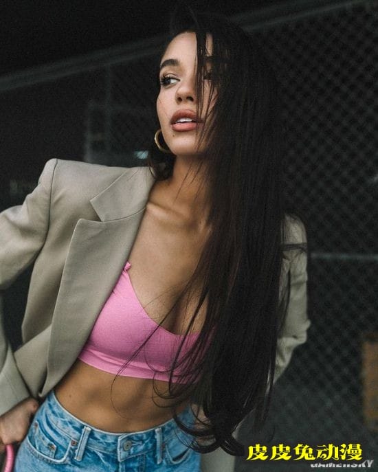 身材绝美的S型曲线 曼妙吸睛的西班牙混血模特