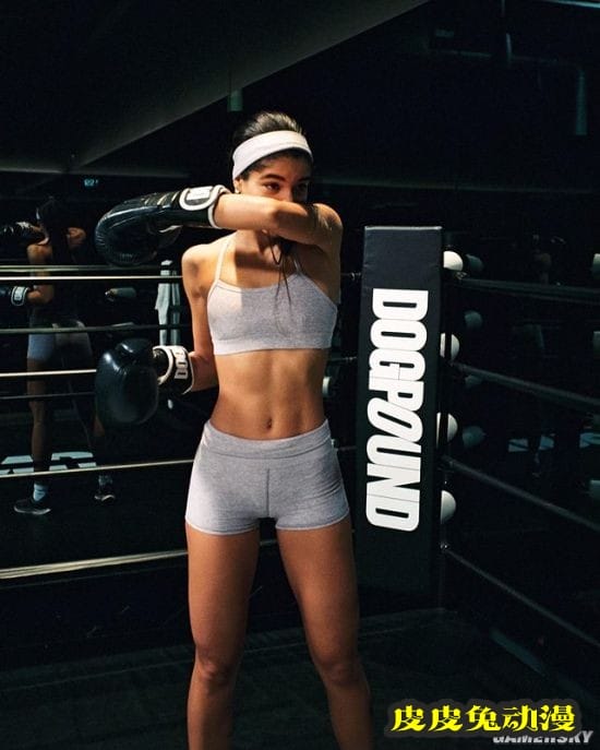 身材绝美的S型曲线 曼妙吸睛的西班牙混血模特