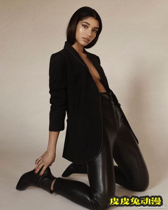 身材绝美的S型曲线 曼妙吸睛的西班牙混血模特