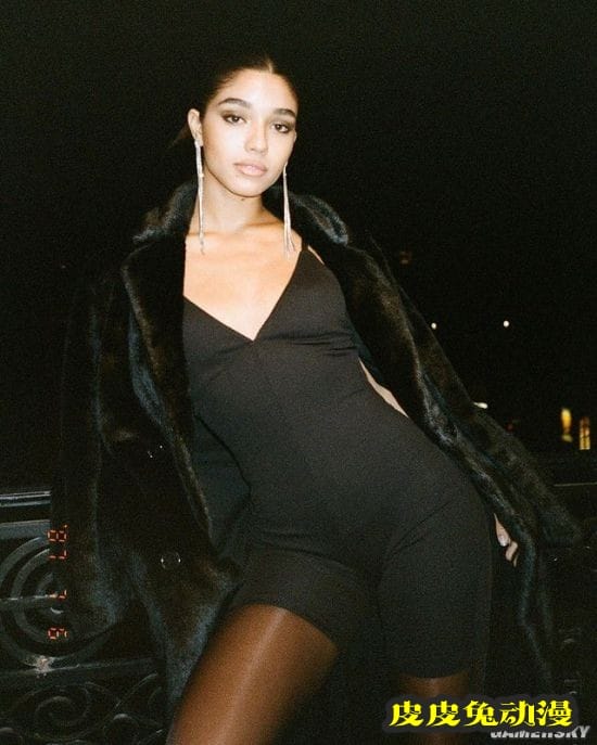 身材绝美的S型曲线 曼妙吸睛的西班牙混血模特