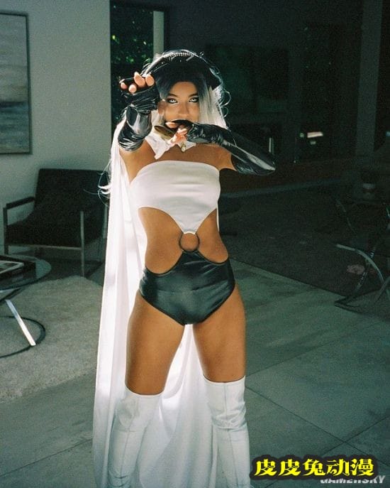 身材绝美的S型曲线 曼妙吸睛的西班牙混血模特