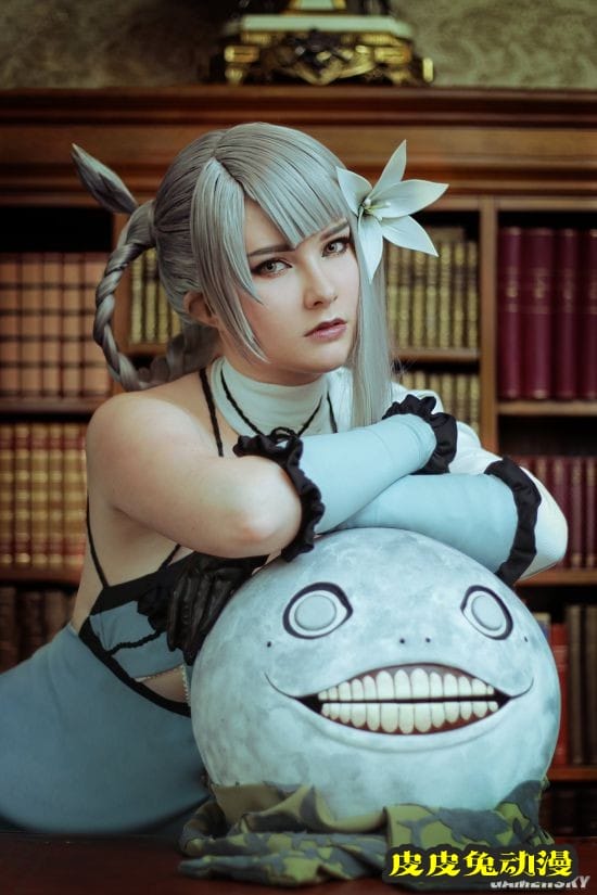 《尼尔:伪装者》凯妮COS 雌雄同体衣服简陋的小姐姐