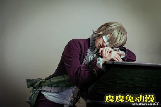 《尼尔：伪装者》凯妮COS 雌雄同体衣服简陋的小姐姐