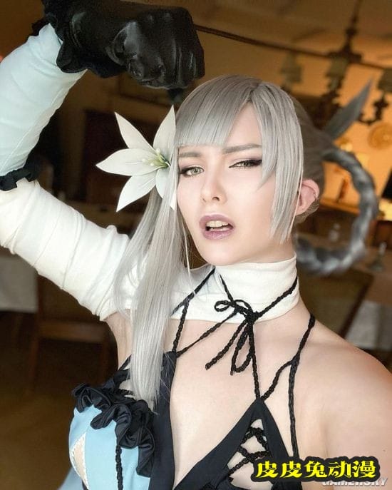 《尼尔：伪装者》凯妮COS 雌雄同体衣服简陋的小姐姐