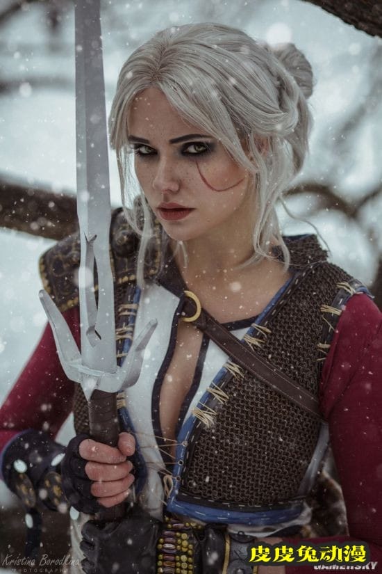 俄妹COS《巫师》系列女主 美腿御姐CG级神还原-皮皮兔动漫