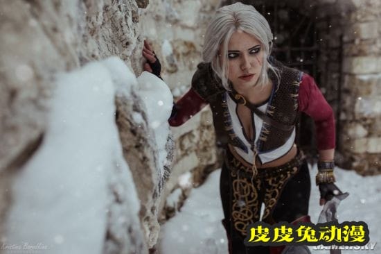 俄妹COS《巫师》系列女主 美腿御姐CG级神还原