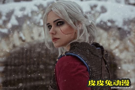 俄妹COS《巫师》系列女主 美腿御姐CG级神还原