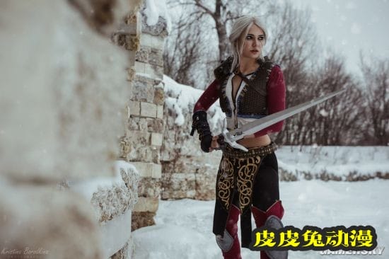 俄妹COS《巫师》系列女主 美腿御姐CG级神还原