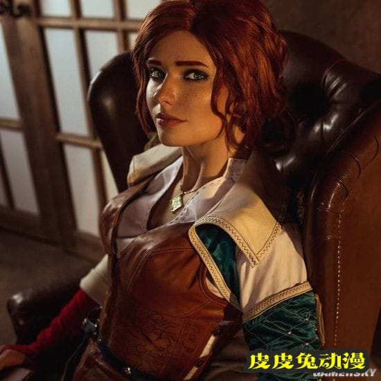 俄妹COS《巫师》系列女主 美腿御姐CG级神还原