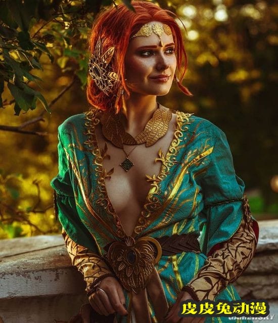 俄妹COS《巫师》系列女主 美腿御姐CG级神还原