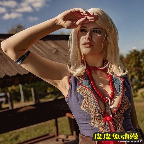 俄妹COS《巫师》系列女主 美腿御姐CG级神还原