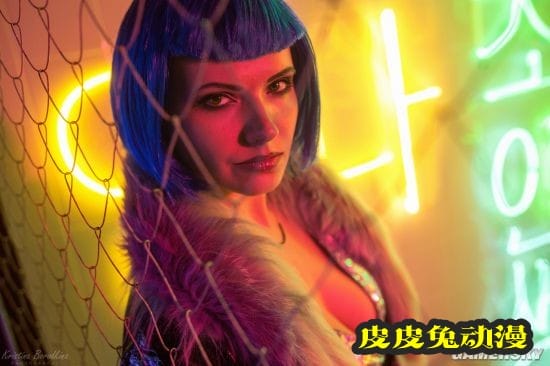 俄妹COS《巫师》系列女主 美腿御姐CG级神还原