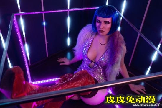 俄妹COS《巫师》系列女主 美腿御姐CG级神还原