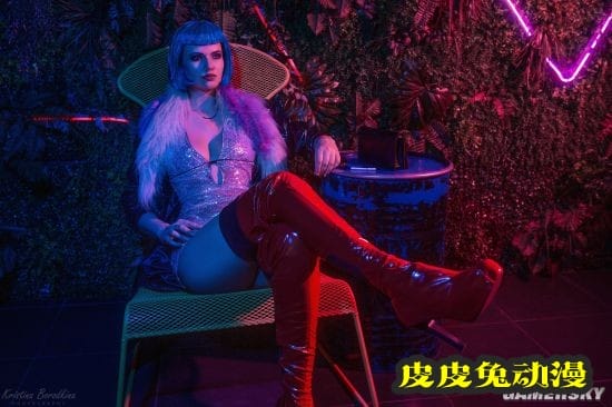 俄妹COS《巫师》系列女主 美腿御姐CG级神还原