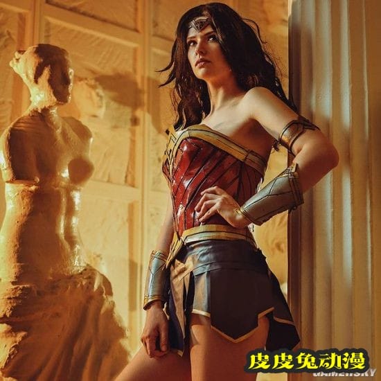 俄妹COS《巫师》系列女主 美腿御姐CG级神还原