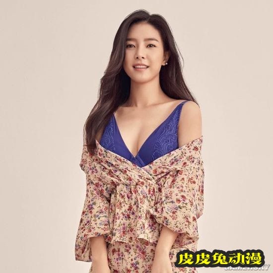 清纯派女偶像代言内衣 却从没拍过内衣照引粉丝热议