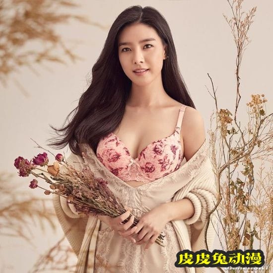 清纯派女偶像代言内衣 却从没拍过内衣照引粉丝热议