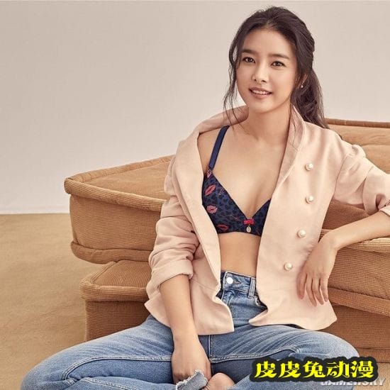 清纯派女偶像代言内衣 却从没拍过内衣照引粉丝热议