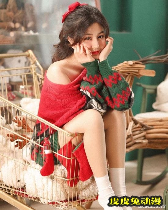 00后越南正妹泳装解禁 火辣穿搭大秀成熟身材-皮皮兔动漫