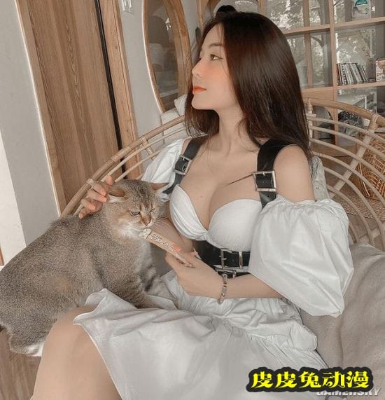 00后越南正妹泳装解禁 火辣穿搭大秀成熟身材