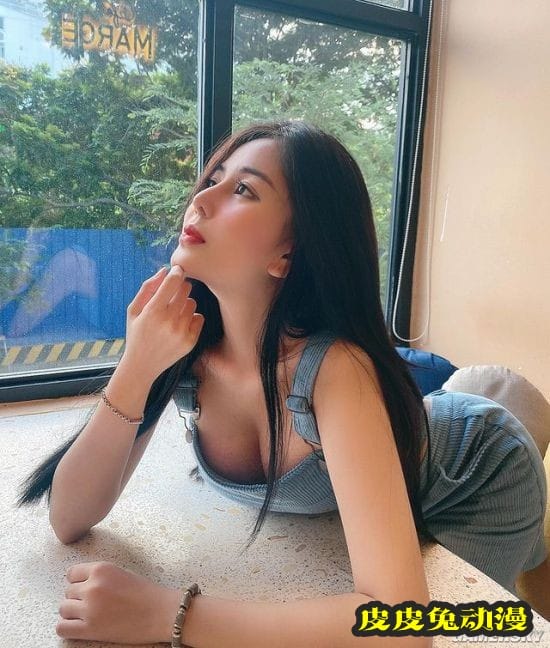 00后越南正妹泳装解禁 火辣穿搭大秀成熟身材