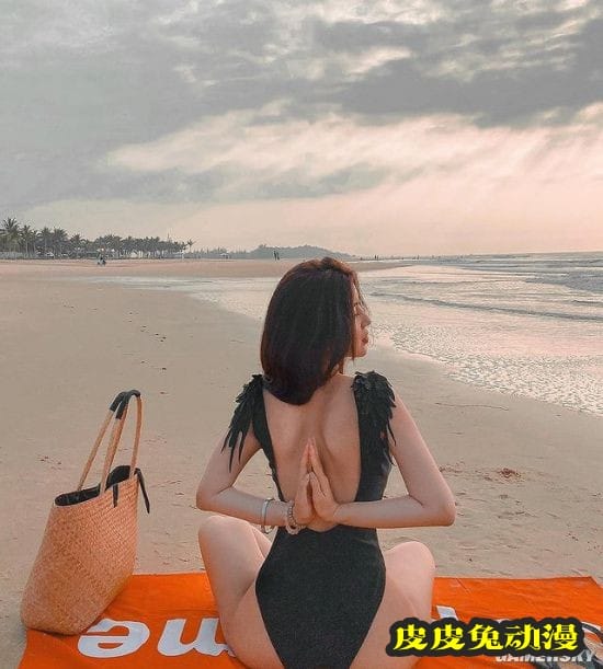 00后越南正妹泳装解禁 火辣穿搭大秀成熟身材