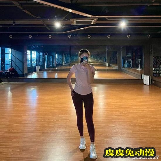 韩国女数学老师走红 网友：老师我想学数学