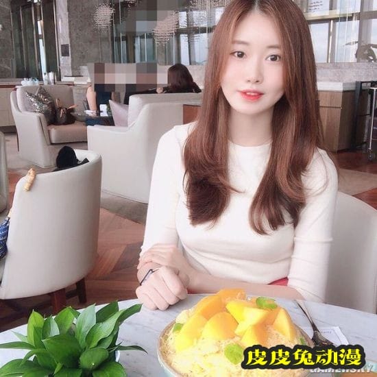 韩国女数学老师走红 网友：老师我想学数学