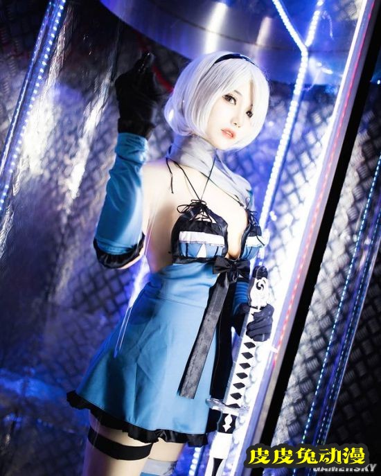 韩妹COS《尼尔》凯妮版2B小姐姐 长腿短裙战力飙升
