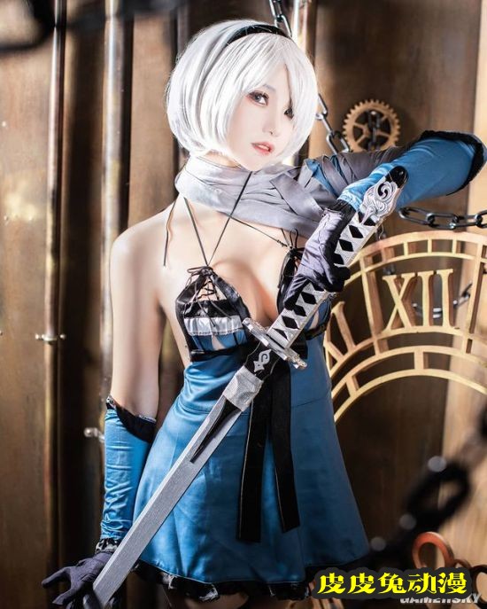 韩妹COS《尼尔》凯妮版2B小姐姐 长腿短裙战力飙升