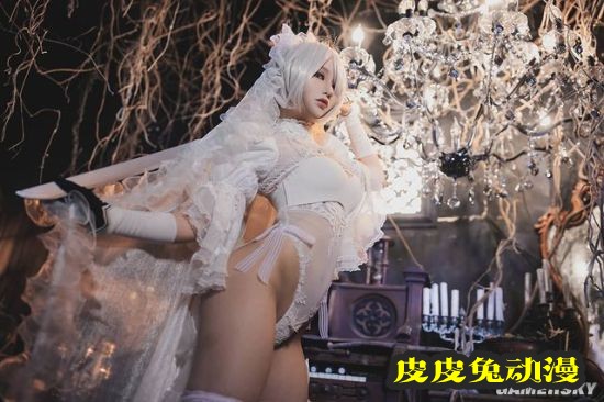 韩妹COS《尼尔》凯妮版2B小姐姐 长腿短裙战力飙升