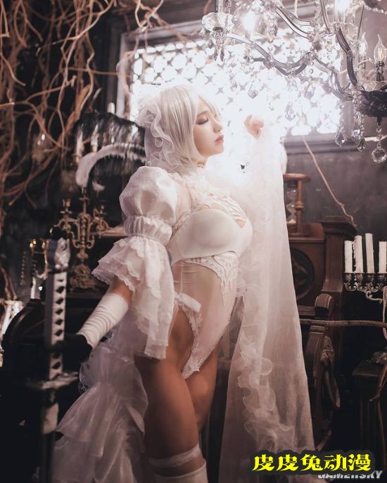 韩妹COS《尼尔》凯妮版2B小姐姐 长腿短裙战力飙升