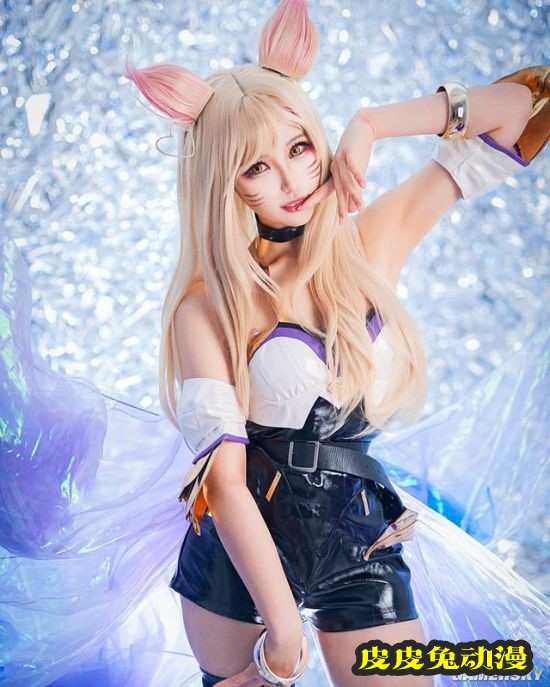 韩妹COS《尼尔》凯妮版2B小姐姐 长腿短裙战力飙升