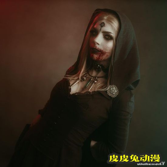 《生化危机8》吸血鬼女儿COS 夺人性命的蛇蝎美人