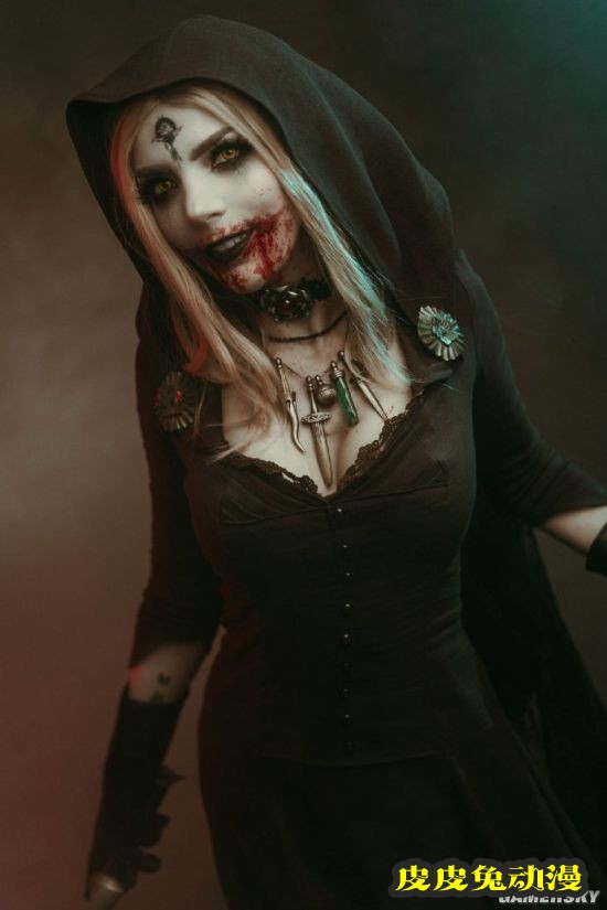 《生化危机8》吸血鬼女儿COS 夺人性命的蛇蝎美人