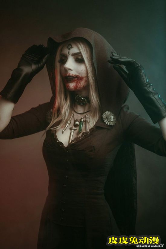 《生化危机8》吸血鬼女儿COS 夺人性命的蛇蝎美人