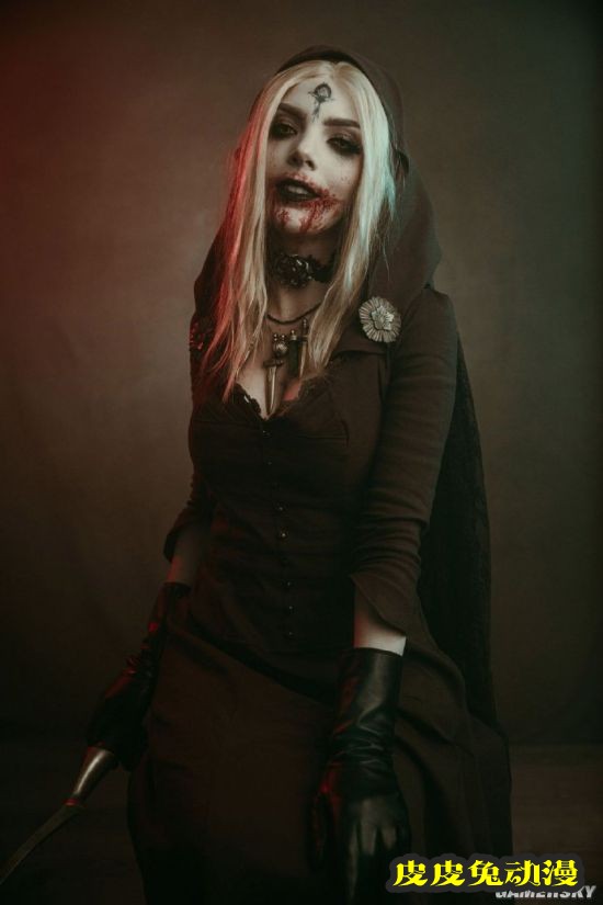 《生化危机8》吸血鬼女儿COS 夺人性命的蛇蝎美人