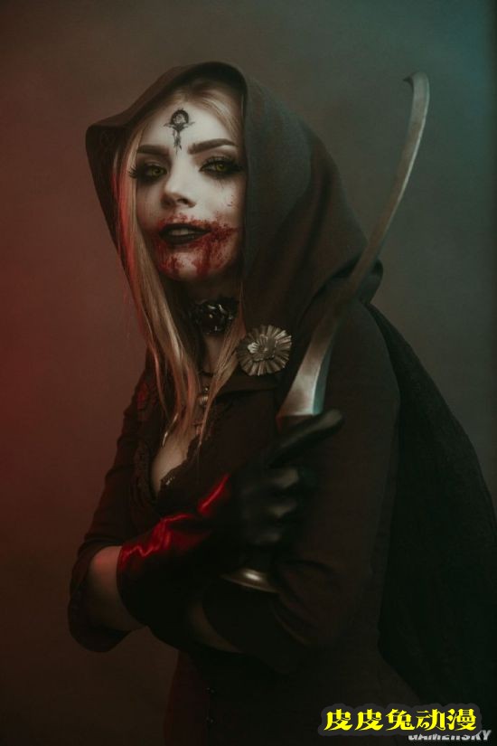 《生化危机8》吸血鬼女儿COS 夺人性命的蛇蝎美人