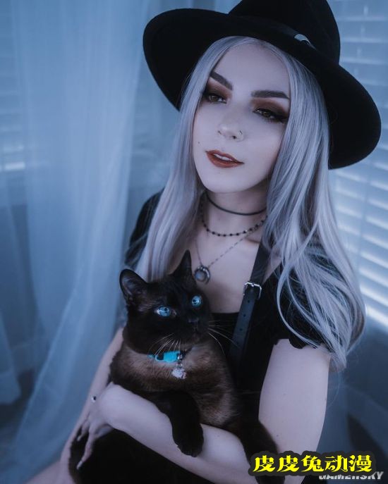 《生化危机8》吸血鬼女儿COS 夺人性命的蛇蝎美人