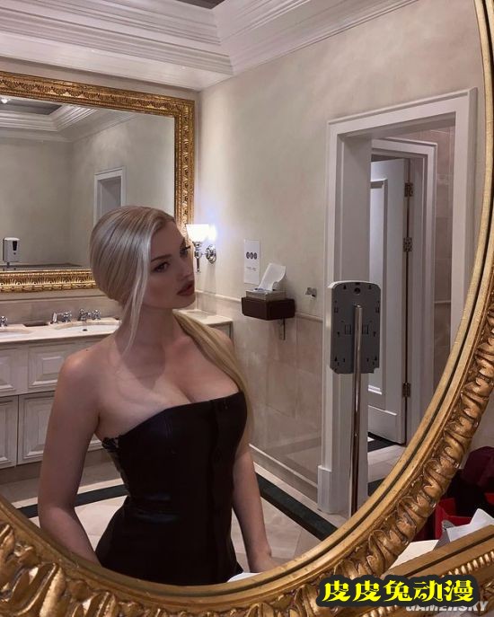 蜂腰长腿藏不住的火辣 俄罗斯精致美人身材出众