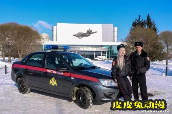 俄罗斯“最美女兵”出名后却被开除 因为一段短视频