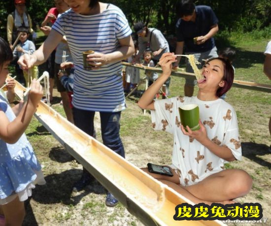 网红美女居家的“理想与现实” 原来美照都是摆拍