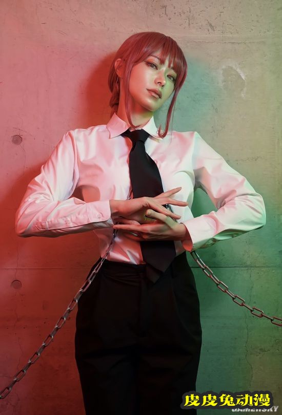 日本COSER模仿JOJO立走红 腹肌马甲线亮眼