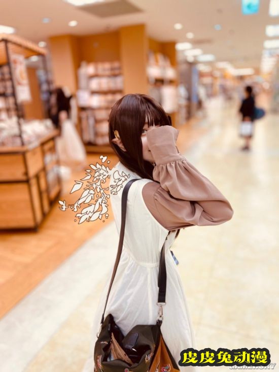 18岁日本女画师走红 手机软件作画水平超乎想象