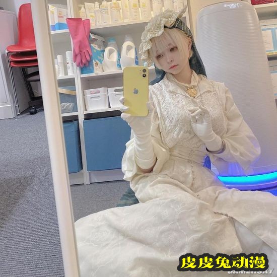 18岁日本女画师走红 手机软件作画水平超乎想象