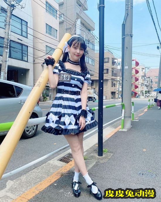 上坂堇参加音乐节目 过膝袜美照发布