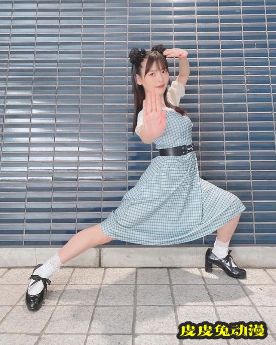 上坂堇参加音乐节目 过膝袜美照发布