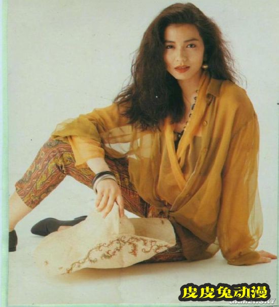 钟楚红19岁泳装照曝光 称自己不是十全十美