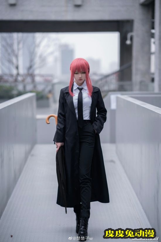 国内小姐姐COS《电锯人》玛奇玛 气质温柔的坏女人